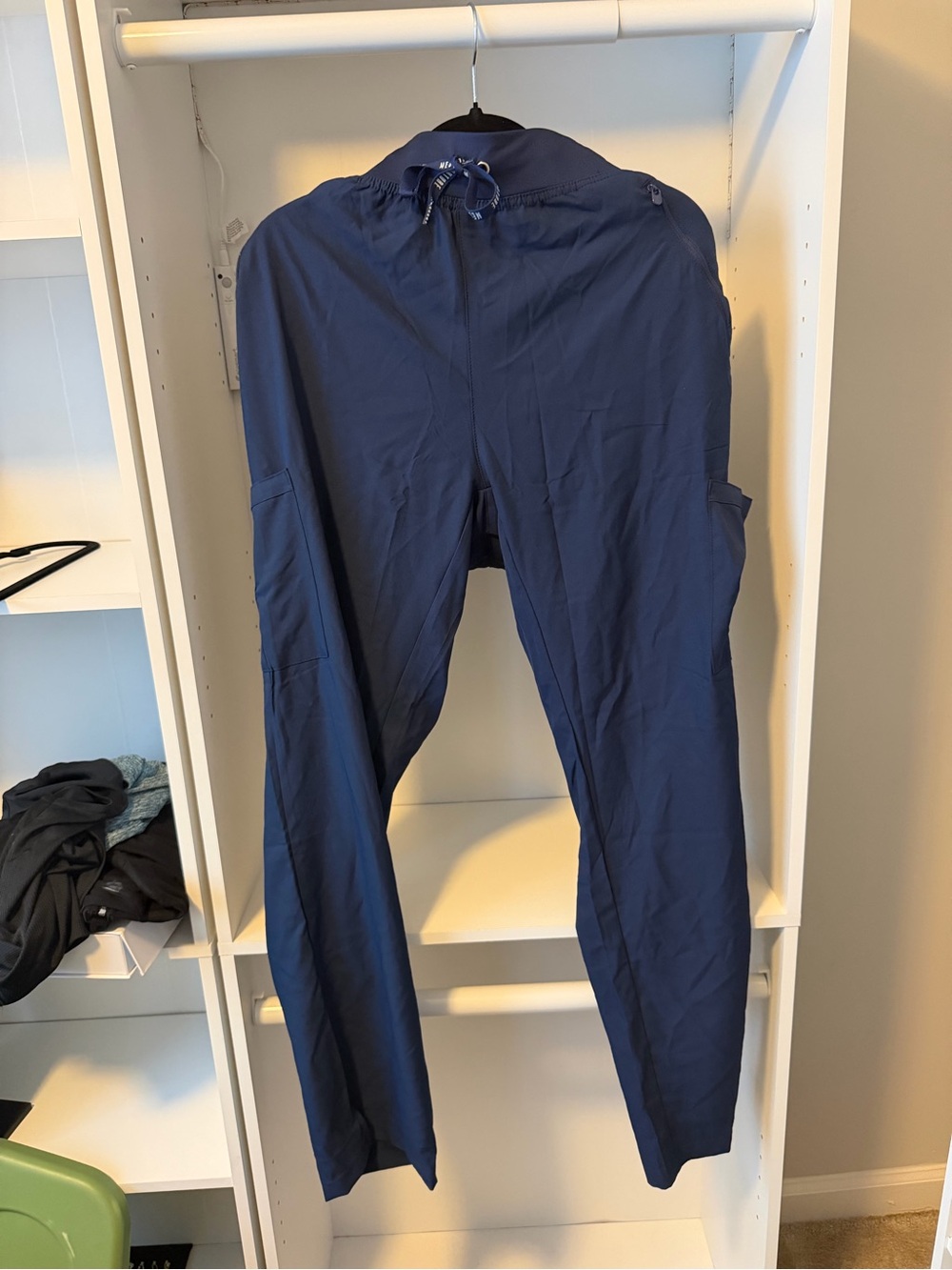 Med Couture Women’s Navy Cargo Scrub Pants XL NWT